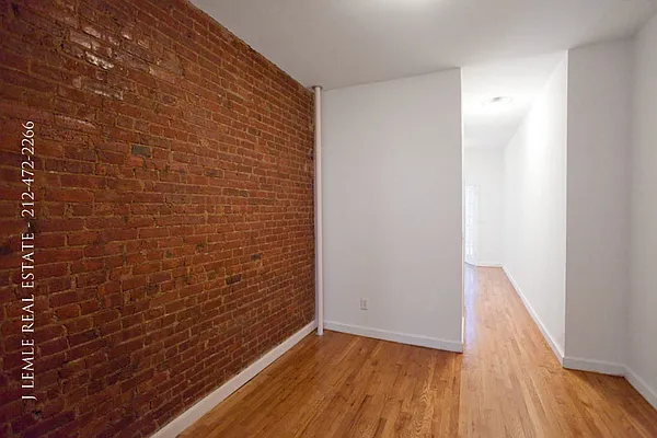 Rented by J. Lemle Real Estate | media 8