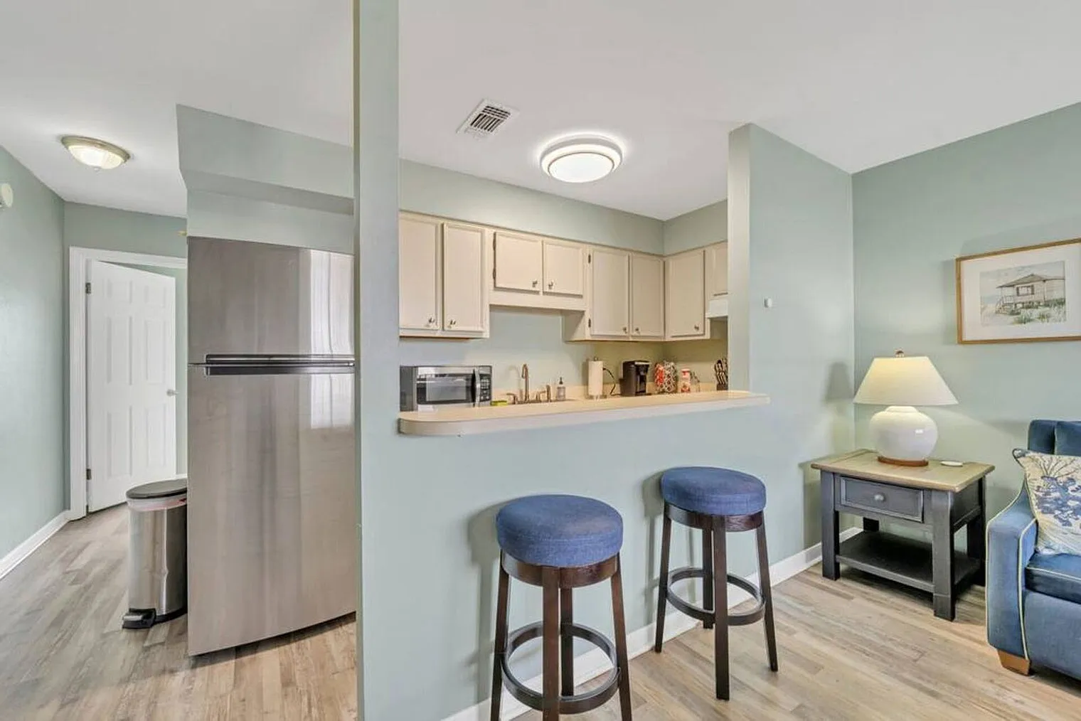 1 bed, 1.0 bath, 2217 sqft, $1,820 — Photo 3