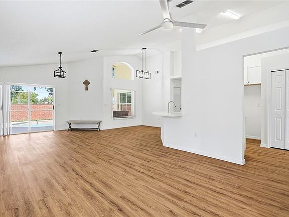 4th image of 1500 CASTERTON CIRCLE