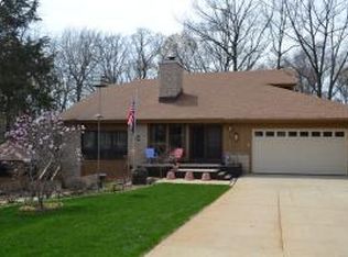 161 Evelyn Ave, Delafield, WI 53018