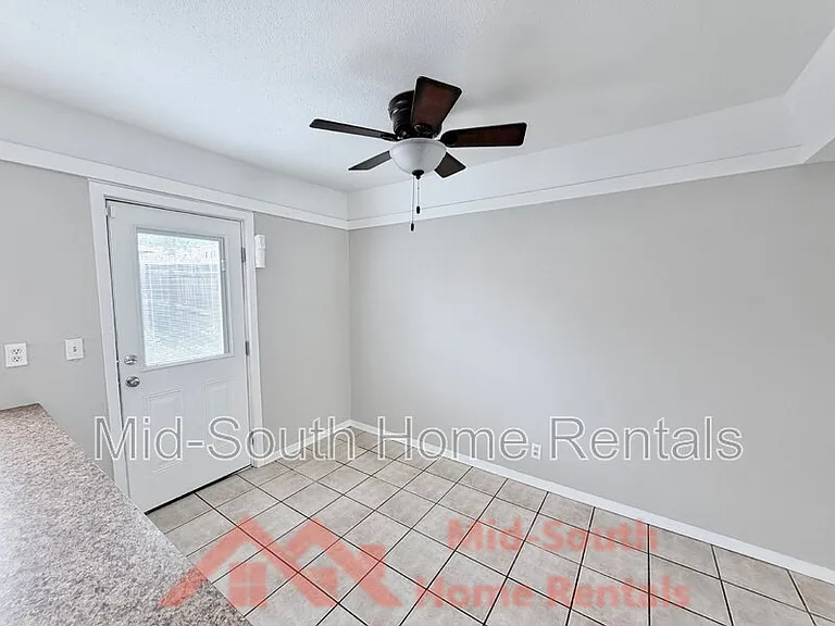 1869 E Poplar Woods Cir — Photo 8