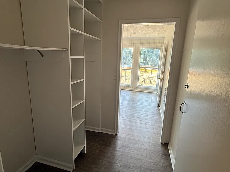 53 Park Ln — Photo 8