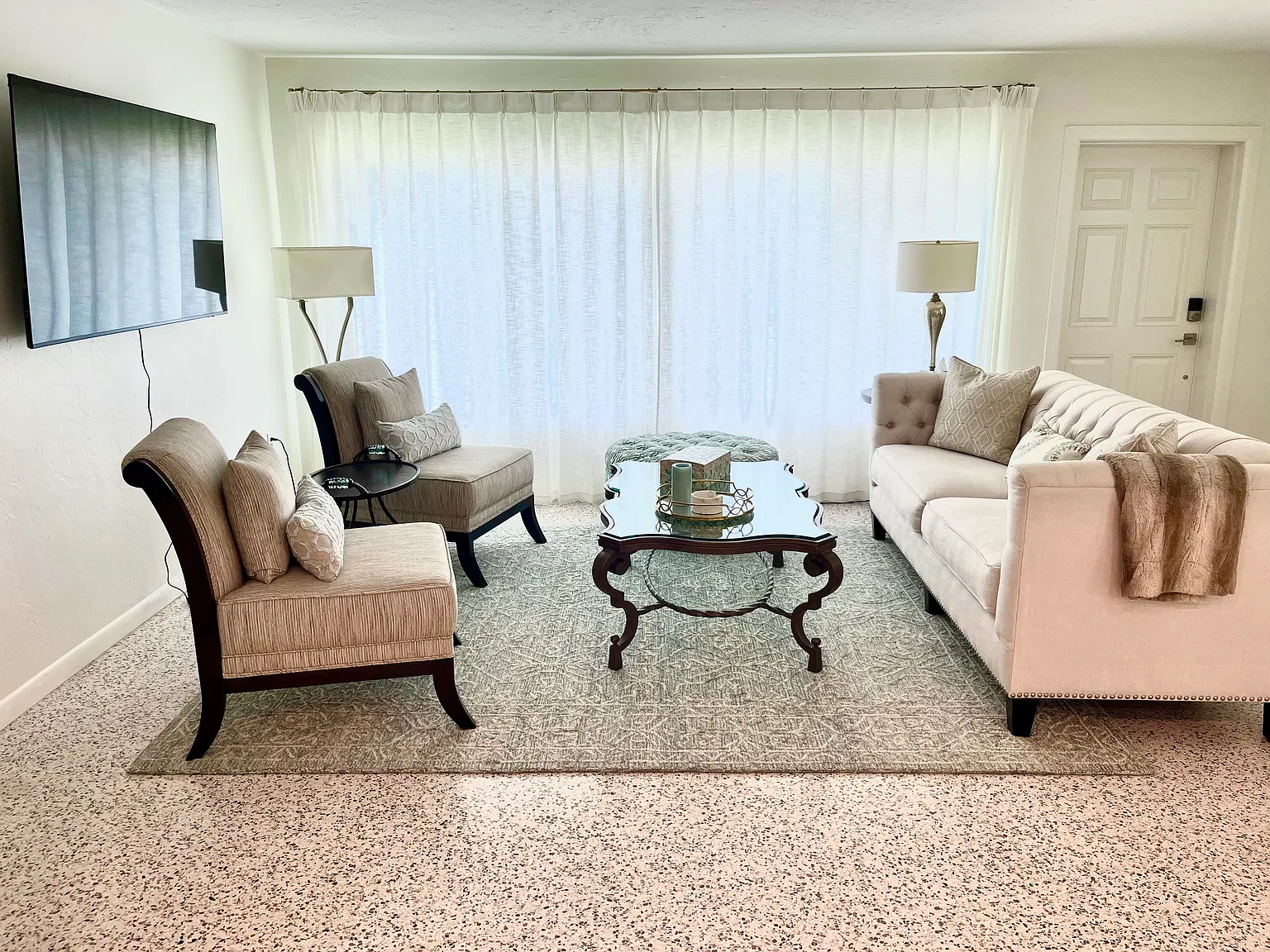 2 bed, 1200 sqft, $2,600 — Photo 4