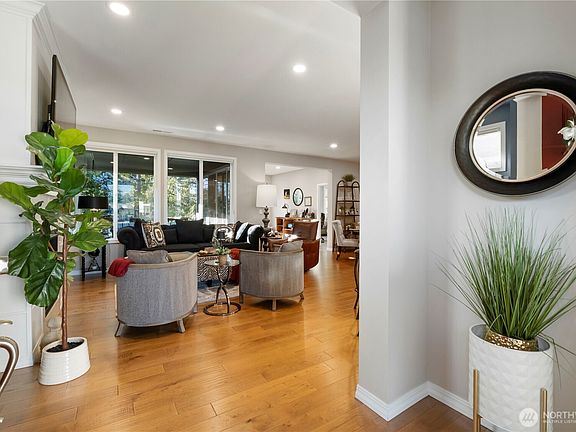 3rd image of 14412 189th Avenue E