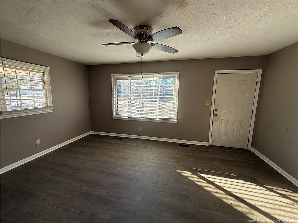 2223 Carbine Street - AH — Photo 3
