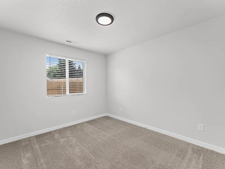 1576 Long Pond St — Photo 18