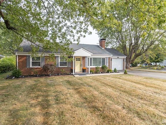 3rd image of 728 Crescent Dr