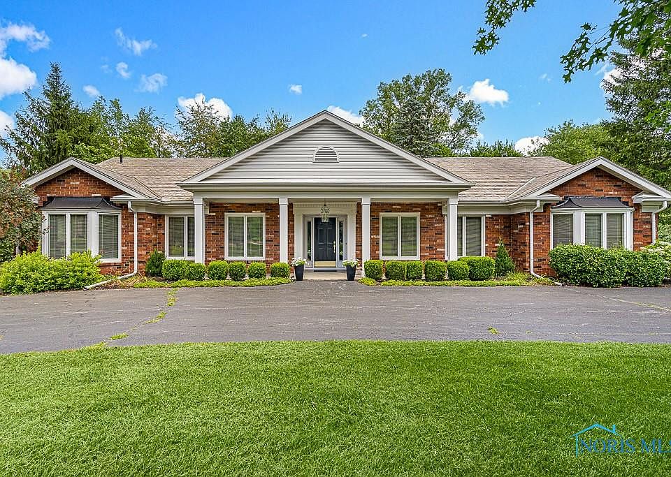 1st image of 6140 N Chanticleer Dr