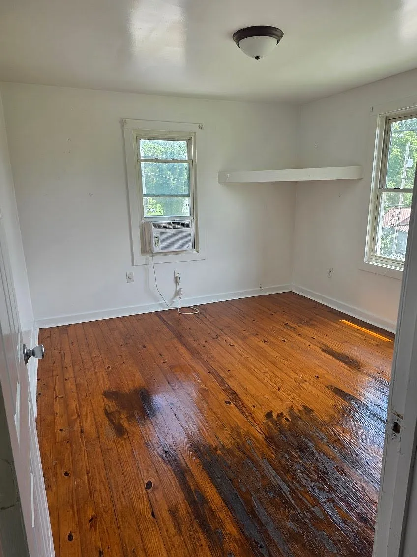 2 bed, 500 sqft, $1,150 — Photo 3