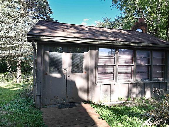 4th image of 939 S Schmidt Ave