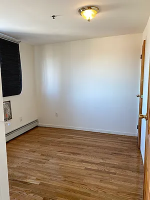 Rented by 18 REALTY | media 9