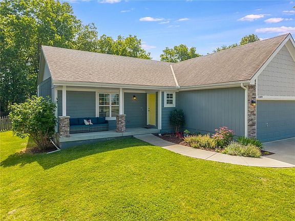 2nd image of 1309 Regency Dr