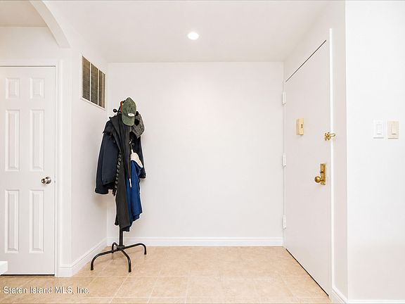 5th image of 149 Cortelyou Ave APT 2-1