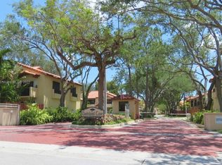 10073 SW 77th Ct, Miami, FL 33156