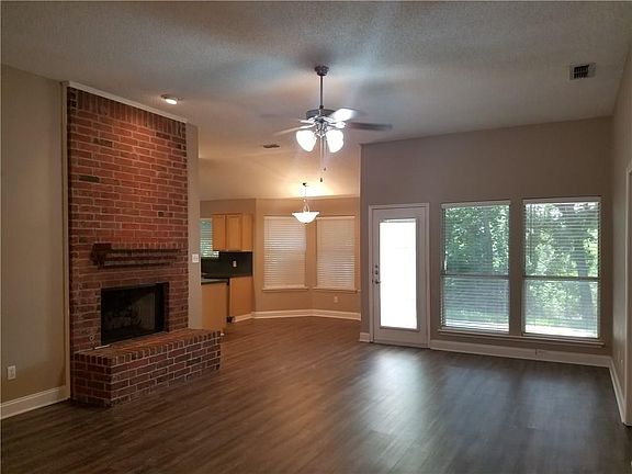 2nd image of 4718 Cadillac Blvd