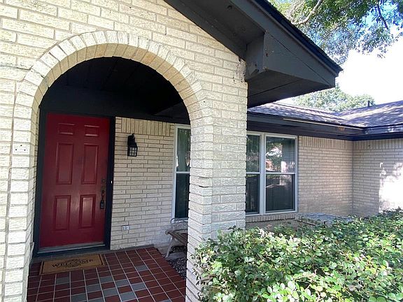 3rd image of 4111 Rolling Green Dr