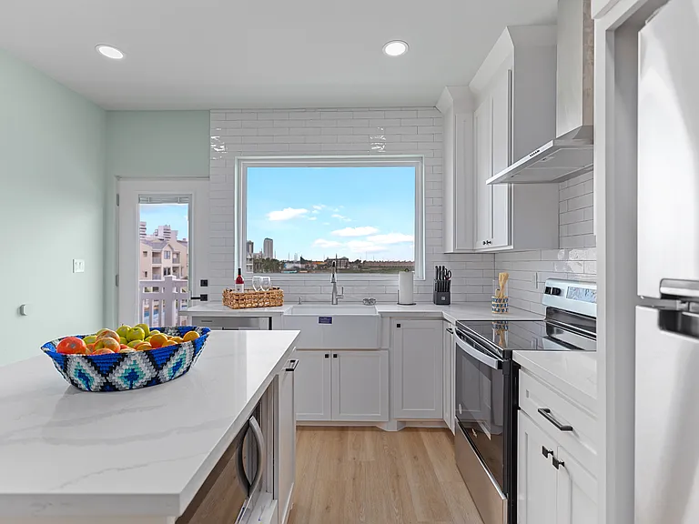 111 W Sunny Isle Dr #301 — Photo 10