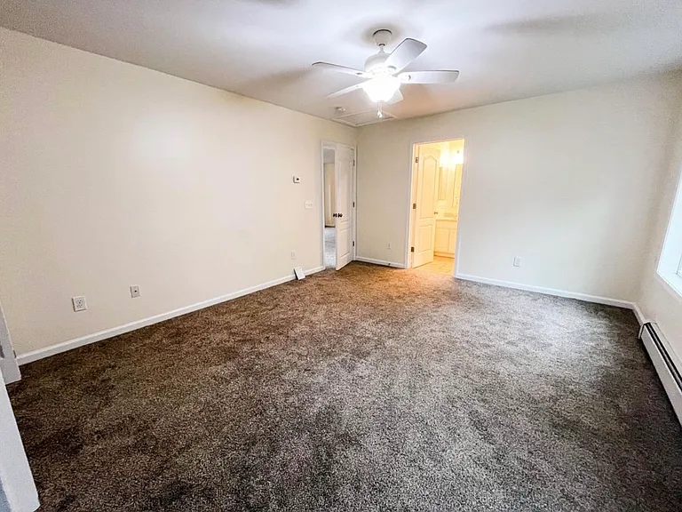 392 Troy Rd #1 — Photo 9