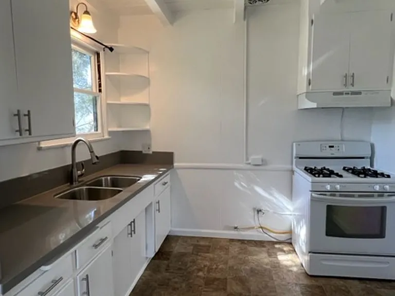 4221 Duquesne Ave — Photo 4