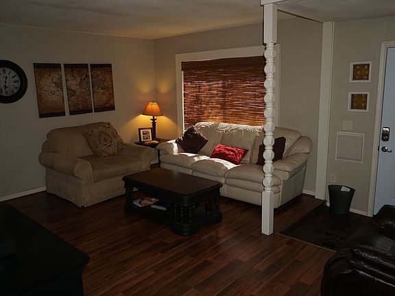 3rd image of 2912 Moffett Ave