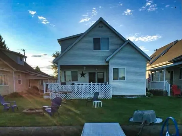 213 Bayshore Dr, Houghton Lake, MI 48629