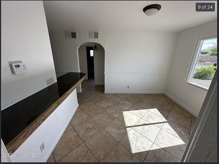 1025 S Van Buren Ave — Photo 17