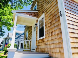 200 Waseca Ave, Barrington, RI 02806