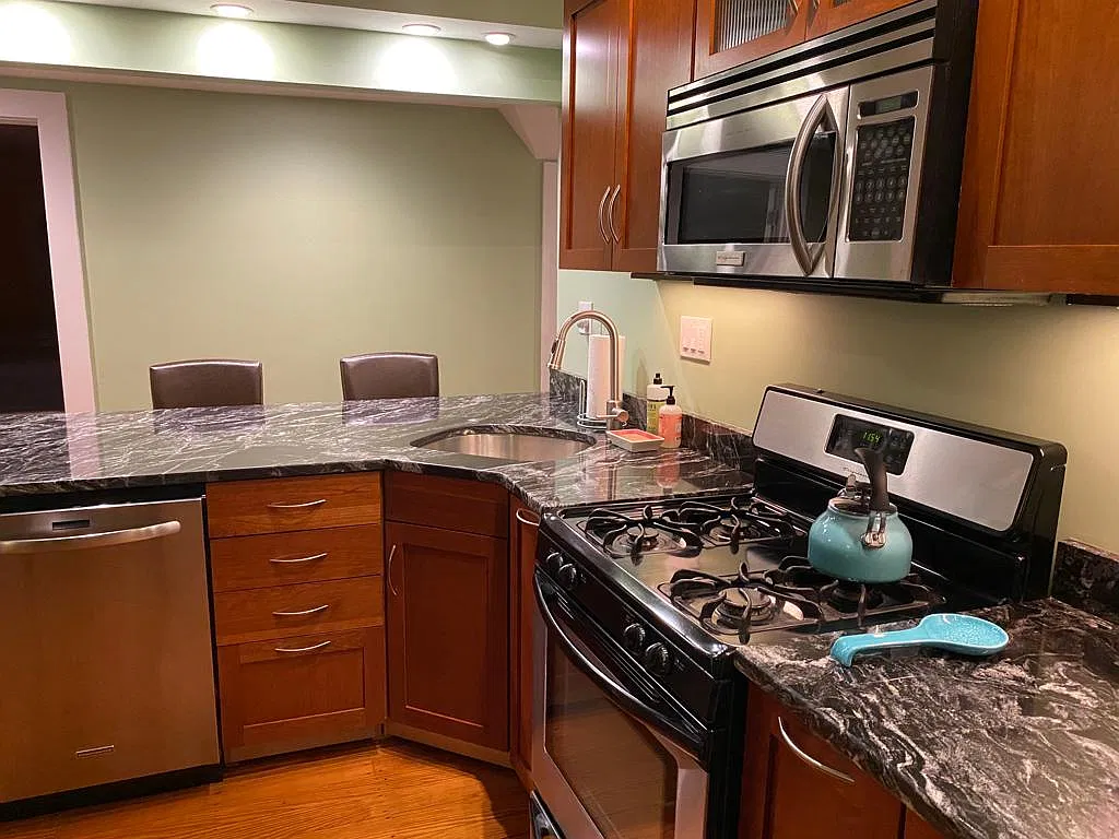 2 bed, 1000 sqft, $2,800 — Photo 4