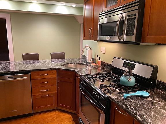4th image of 73 Cohasset St #2