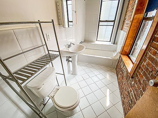 5th image of 2246 1st Ave #7