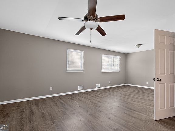 5th image of 4491 Dorset Cir