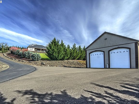 5th image of 865 Cross Creek Dr