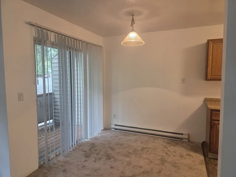 6170 SW Valley Cir — Photo 2