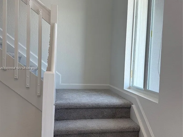 621 SE 13th Street Cir #1 — Photo 5