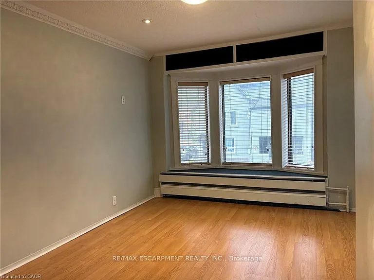 269 Main St W #2f & 3f — Photo 4