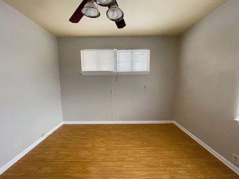 Preleasing For August! Close To Campus — Photo 10