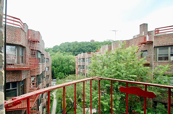 Rented by Compass | media 12