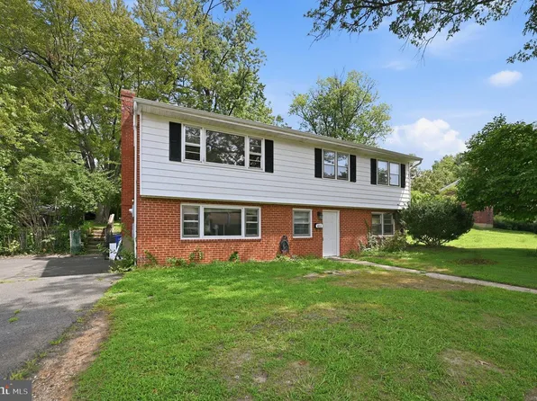4211 University Dr, Fairfax, VA 22030