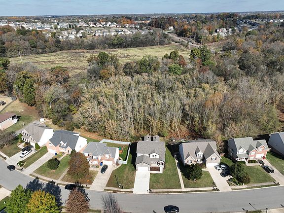 2nd image of 640 Winding Bluff Way