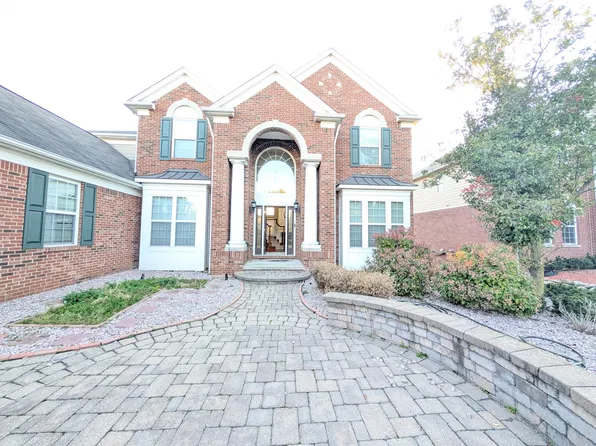 15749 Johnson Creek Dr, Northville, MI 48168
