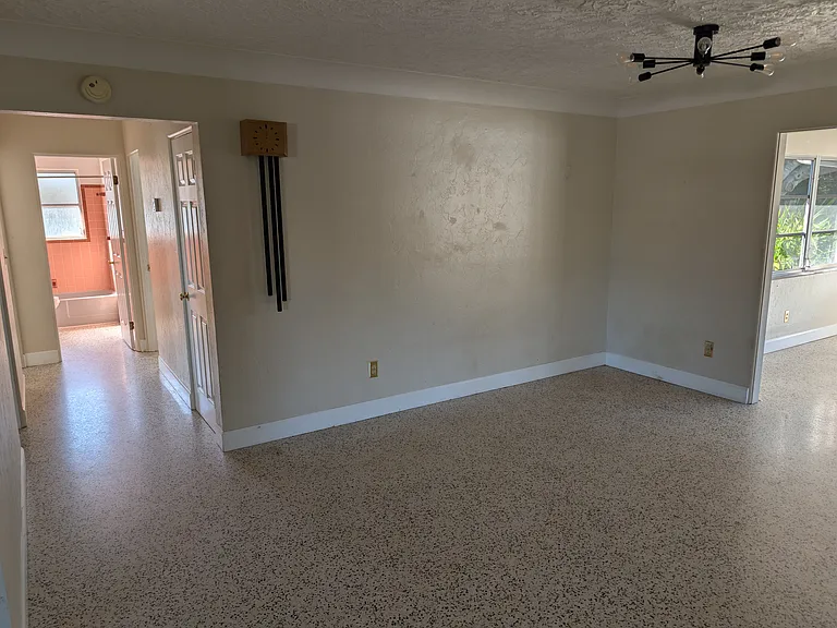 2303 Tulip St — Photo 8