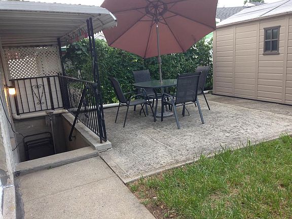 4th image of 948 Clarence Ave