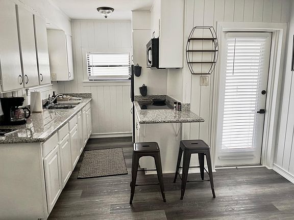 3rd image of 2370 Hencye Dr #3