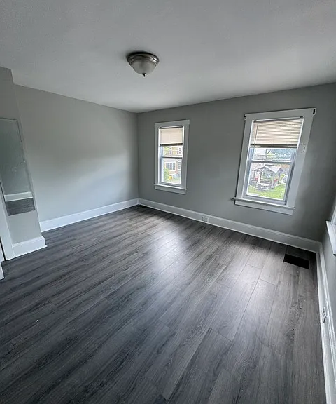 255 Hollywood Dr — Photo 6