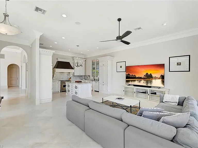 2052 Isla Vista Ln — Photo 12