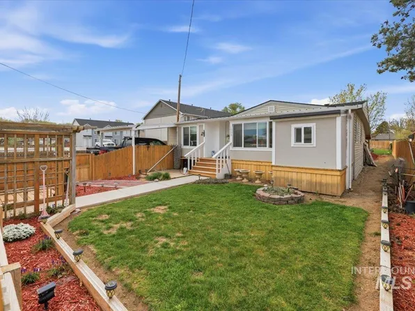1003 E Iowa Ave, Nampa, ID 83686