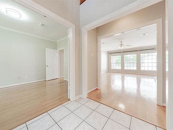 4th image of 16711 Chestnut Meadow Ct