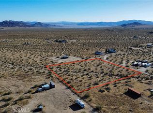 702 Bell Rd, Landers, CA 92285