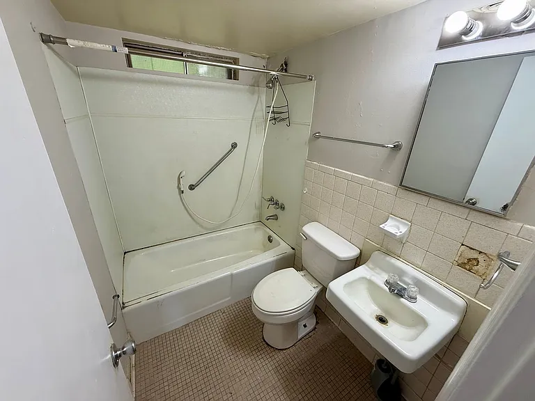 11 Loring Dr #3 — Photo 8