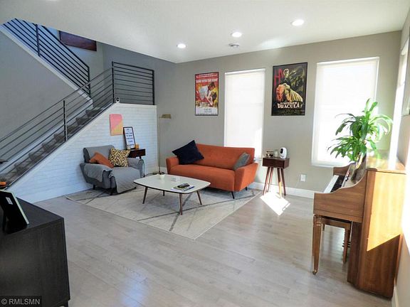 2nd image of 1005 Palace Ave
